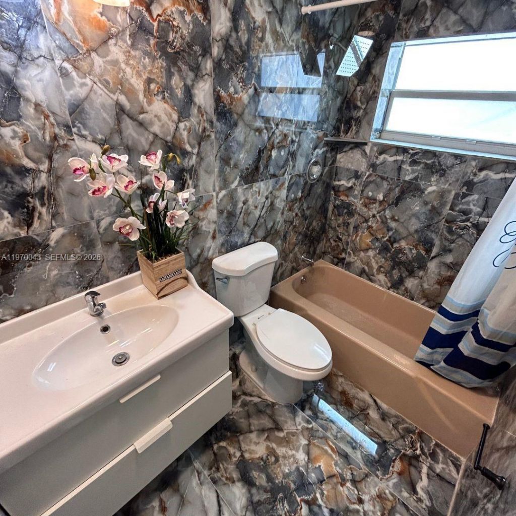 221 NE 24th St , Pompano Beach, FL 33064 Photo