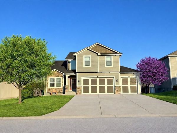 703 N 19th Avenue, Greenwood, MO 64034