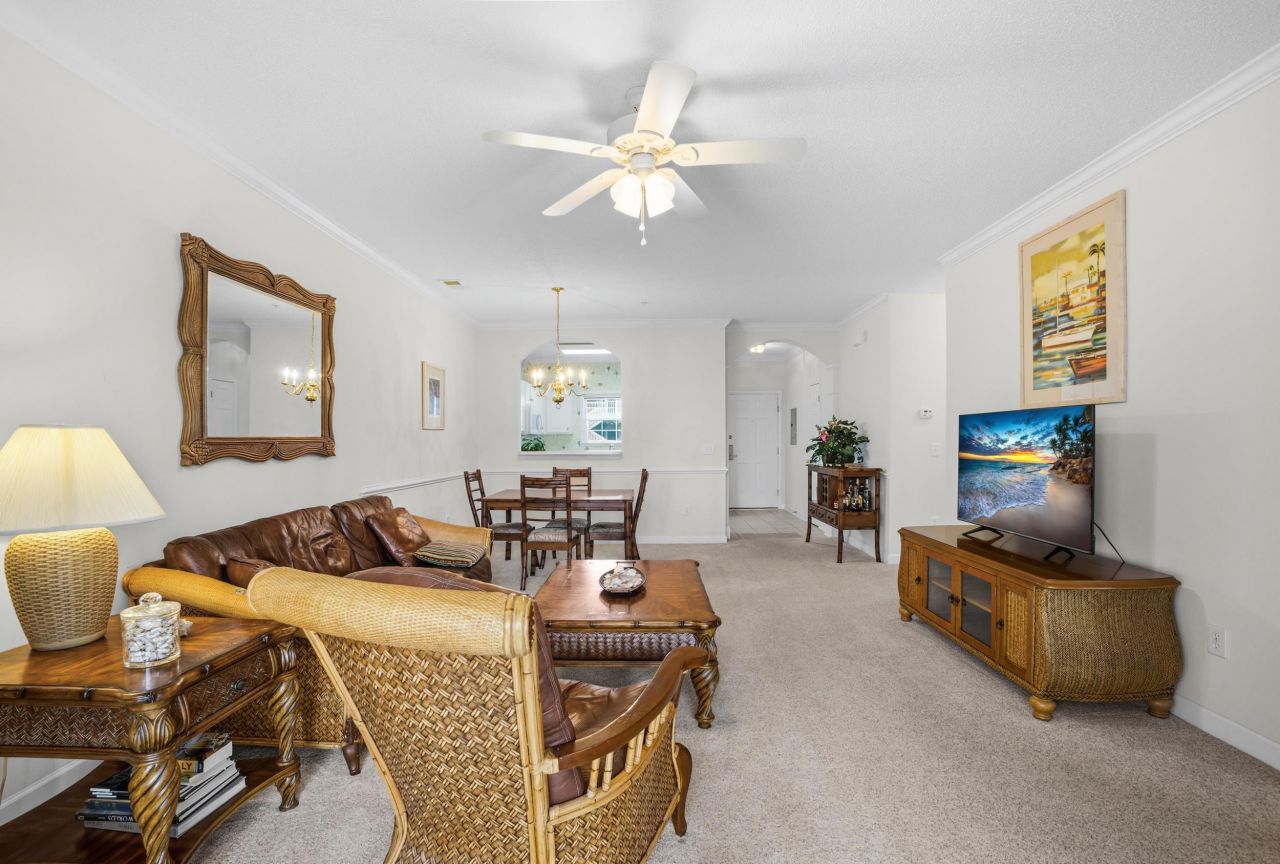 6015 Catalina Dr. Photo 9