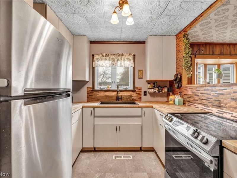 7182 State Route 45, North Bloomfield, OH 44450 Photo 12