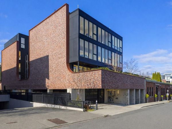 430 Parry St , Unit 402, Victoria, BC V8V 2H7