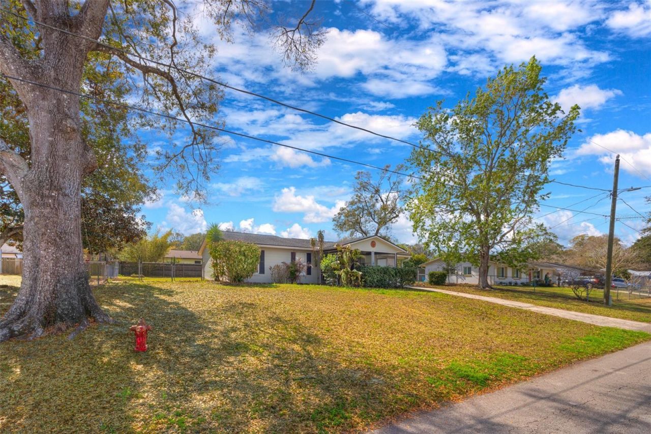 569 Sidney Drive, Lake Helen, FL 32744 Photo