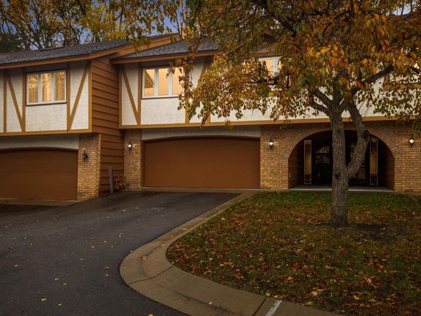 6913 Edenvale Boulevard, Eden Prairie, MN 55346