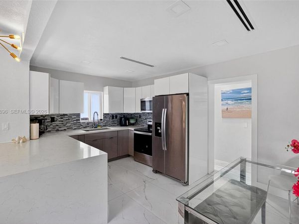 231 NW 44th St , Miami, FL 33127