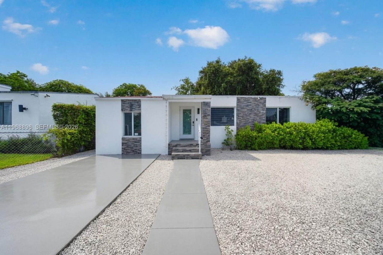 231 NW 44th St, Miami, FL 33127 Photo