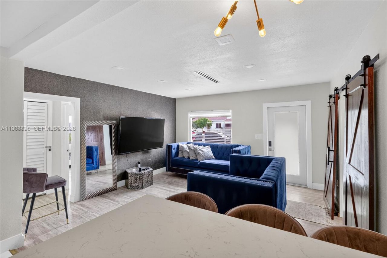 231 NW 44th St , Miami, FL 33127 Photo