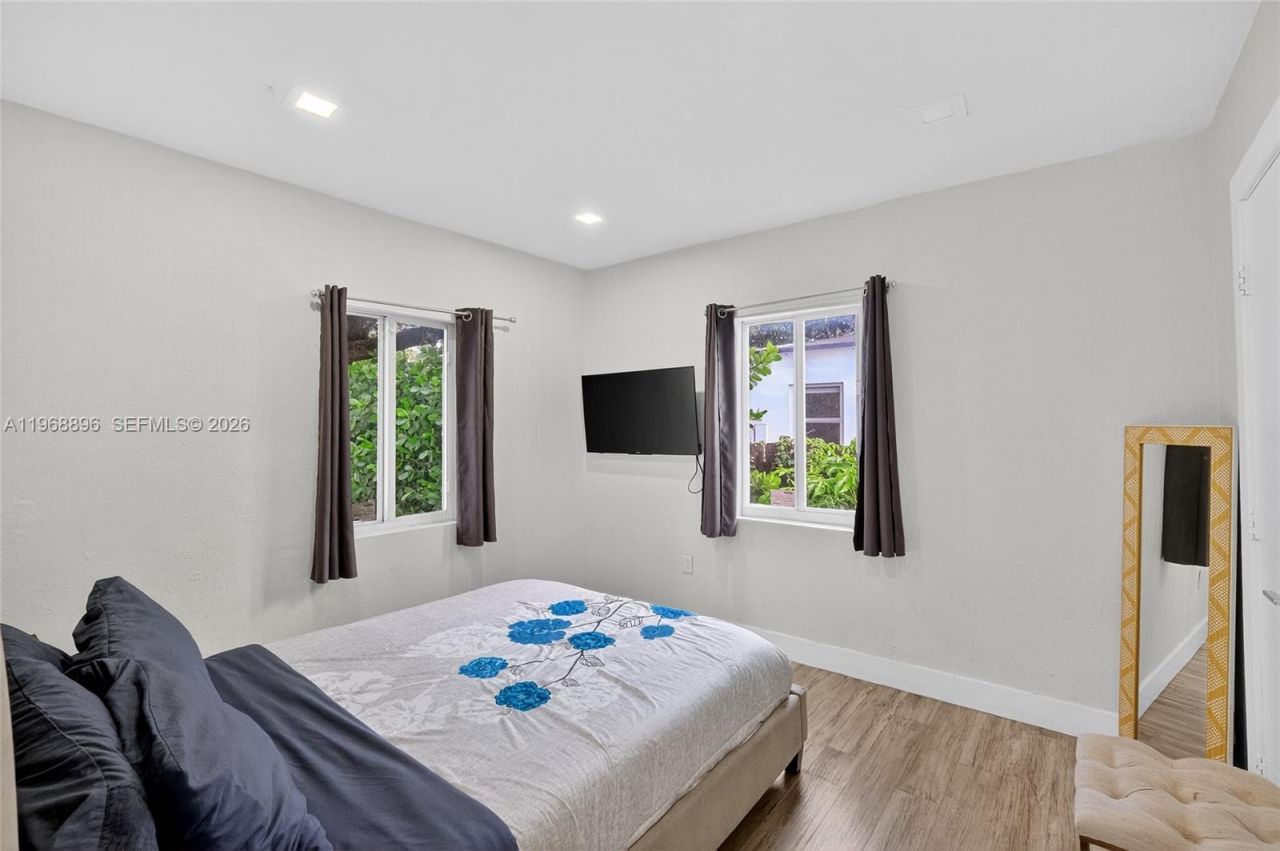 231 NW 44th St , Miami, FL 33127 Photo