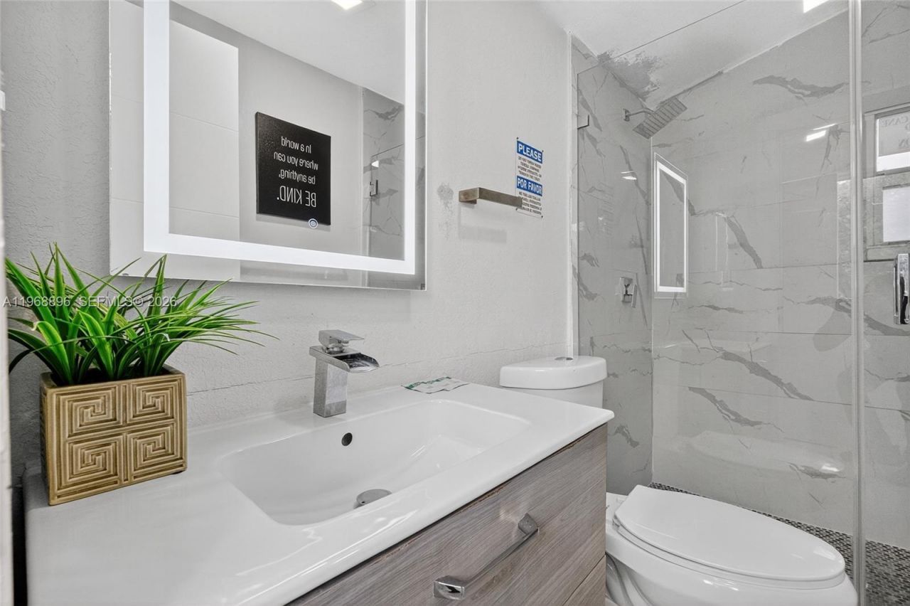 231 NW 44th St , Miami, FL 33127 Photo