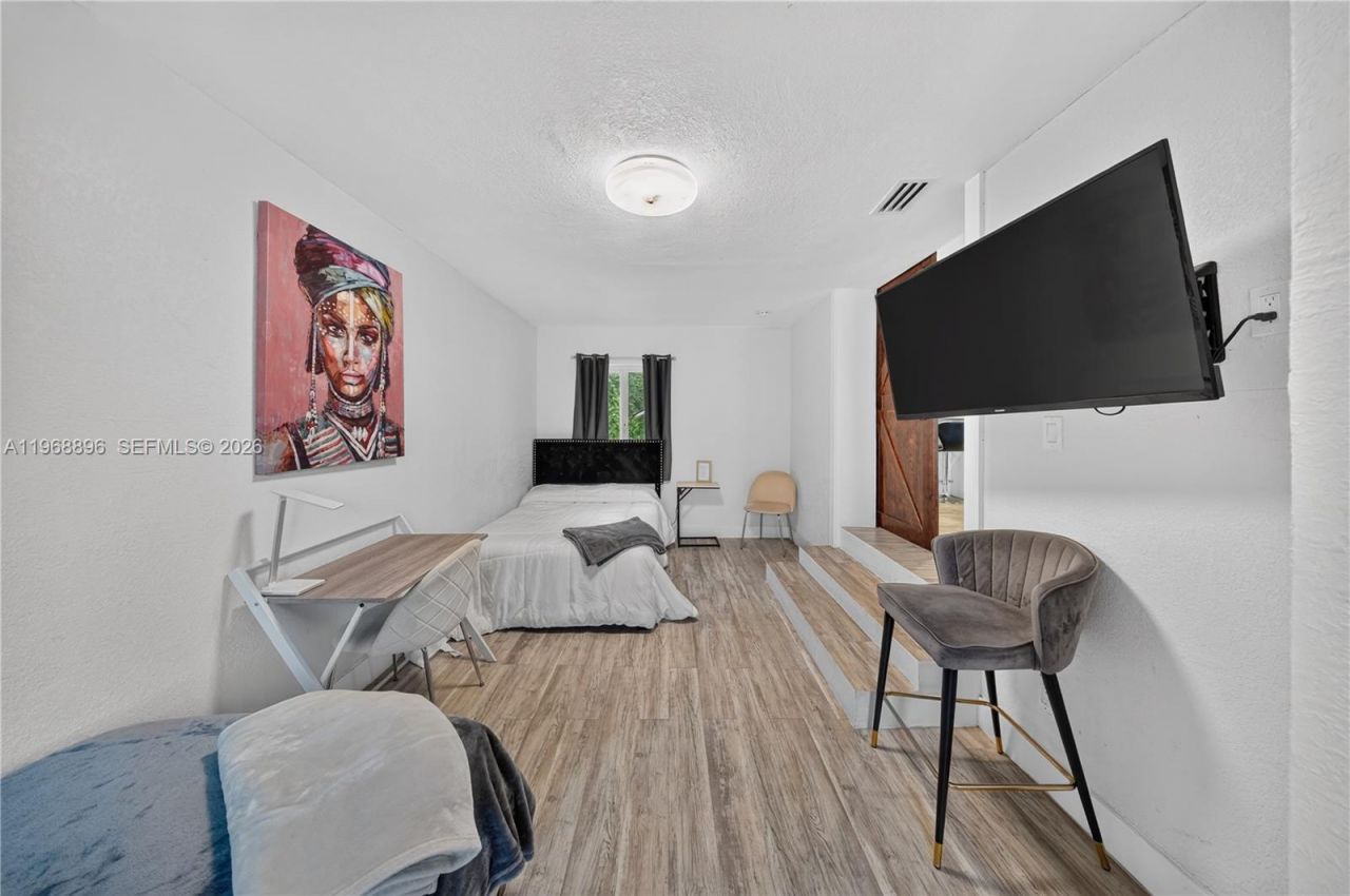 231 NW 44th St, Miami, FL 33127 Photo
