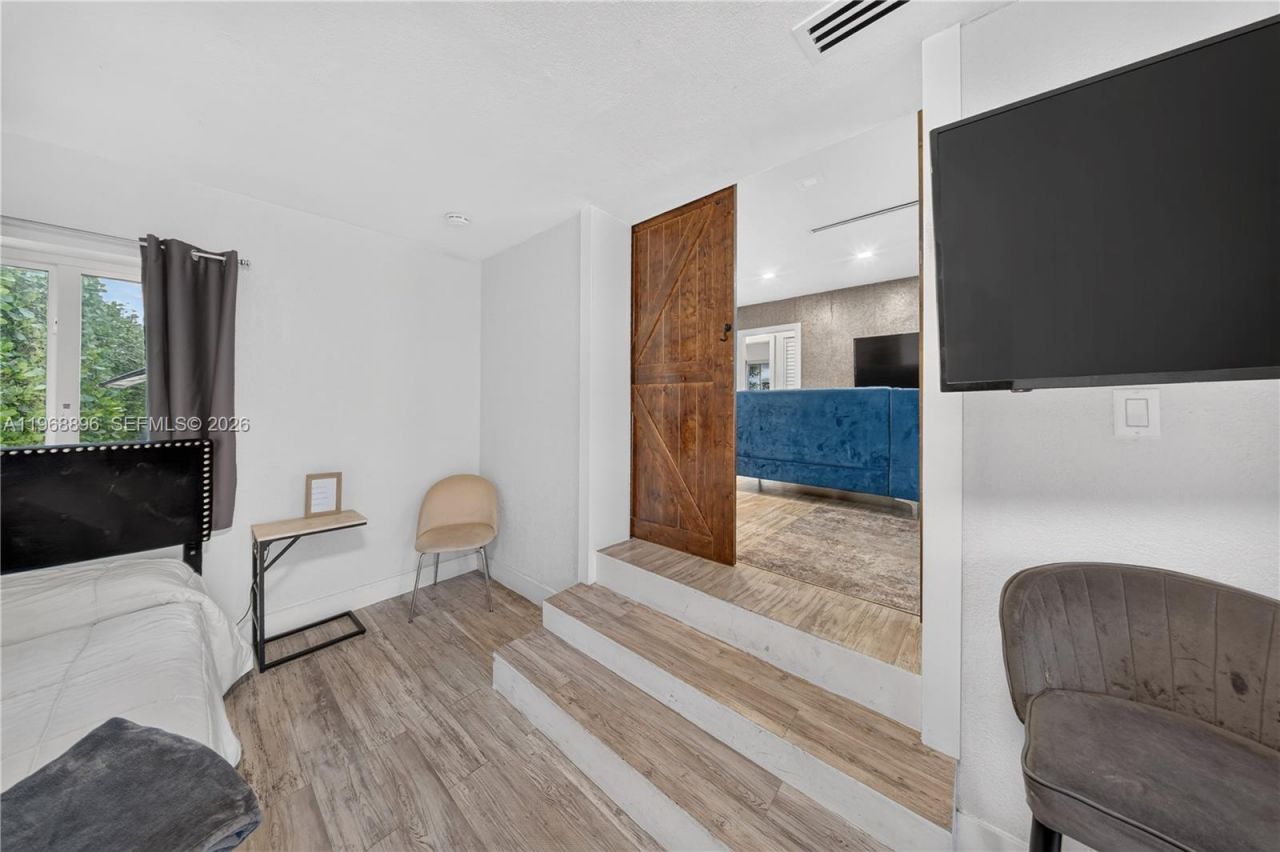 231 NW 44th St, Miami, FL 33127 Photo
