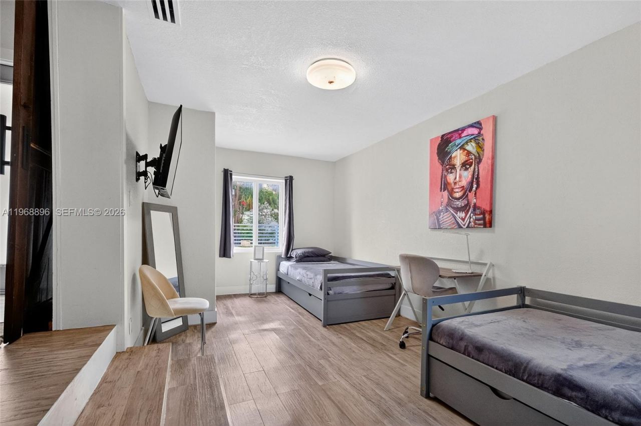 231 NW 44th St , Miami, FL 33127 Photo