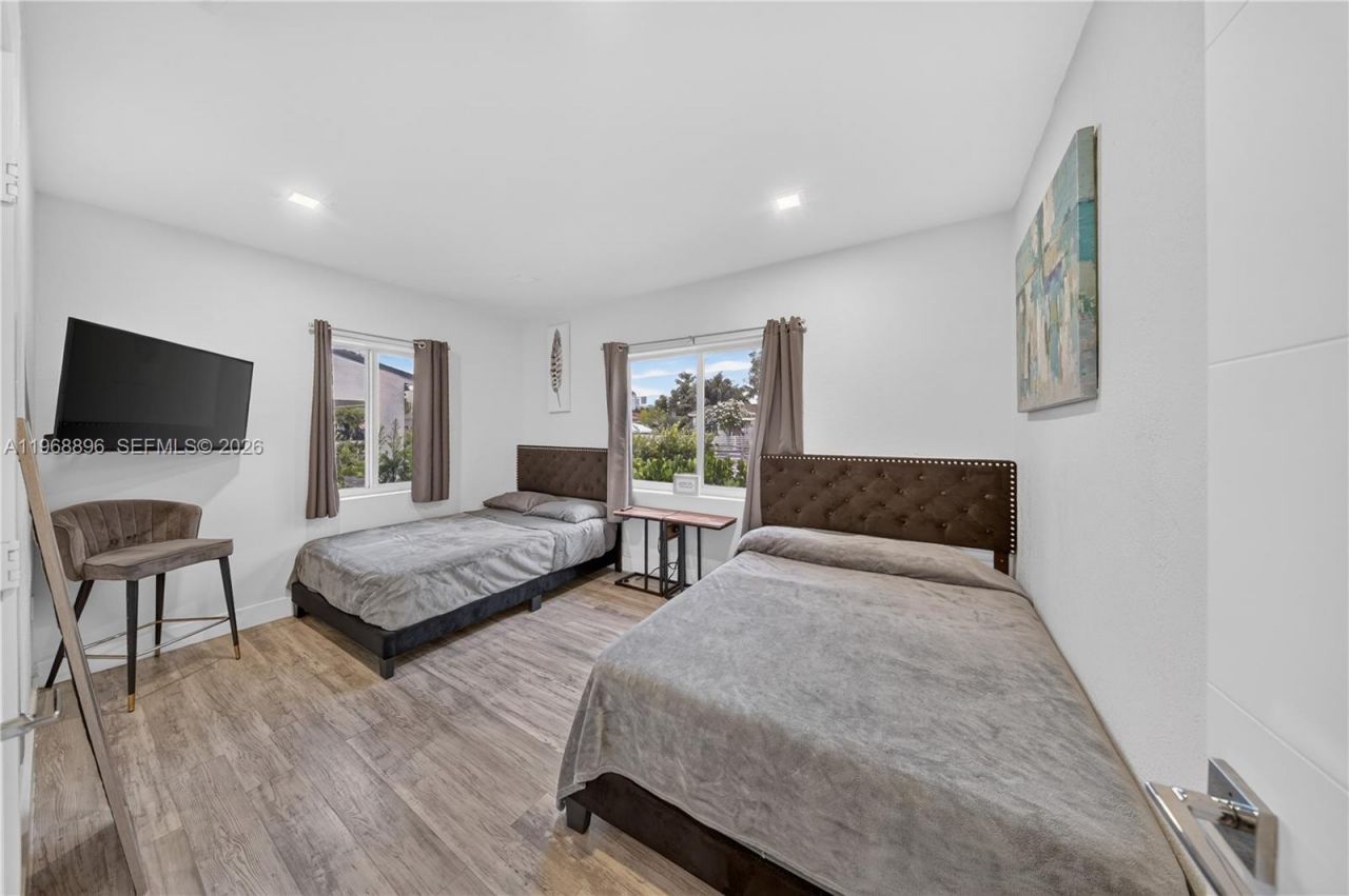 231 NW 44th St, Miami, FL 33127 Photo