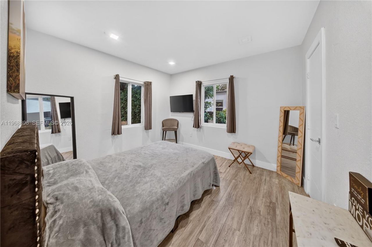 231 NW 44th St, Miami, FL 33127 Photo