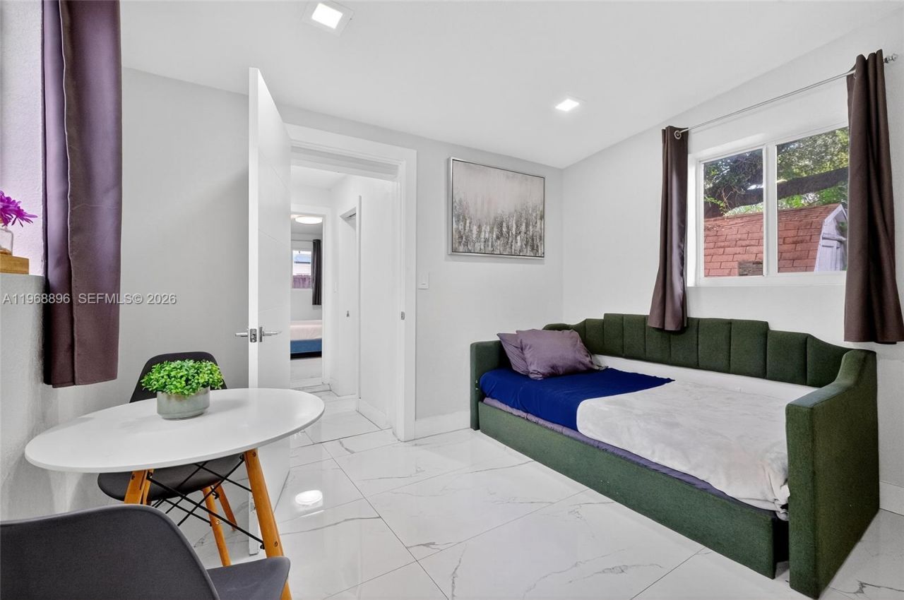 231 NW 44th St , Miami, FL 33127 Photo