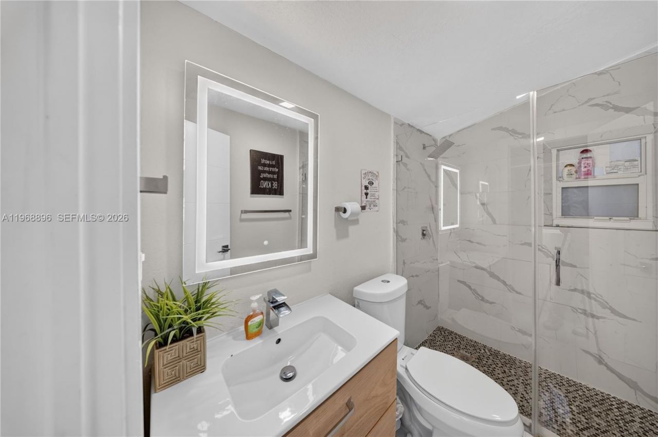 231 NW 44th St, Miami, FL 33127 Photo