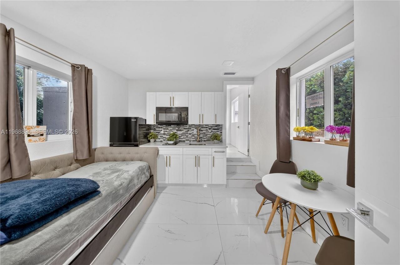 231 NW 44th St, Miami, FL 33127 Photo