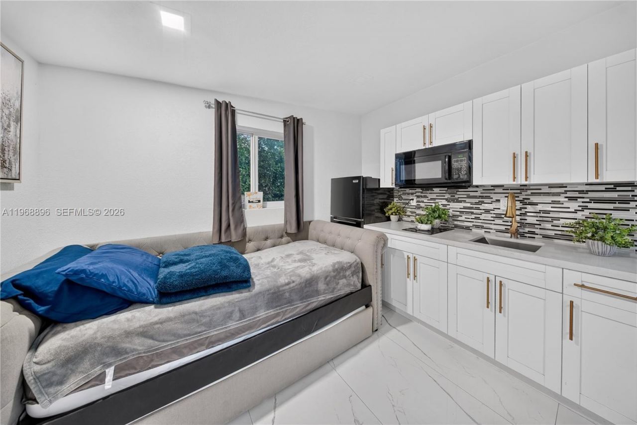 231 NW 44th St, Miami, FL 33127 Photo