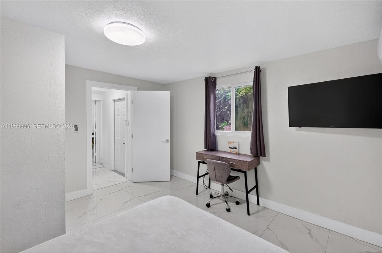 231 NW 44th St , Miami, FL 33127 Photo