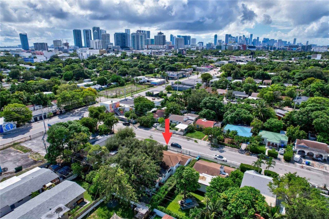 231 NW 44th St , Miami, FL 33127 Photo