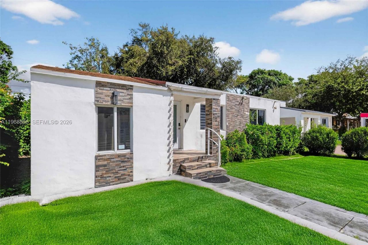 231 NW 44th St , Miami, FL 33127 Photo