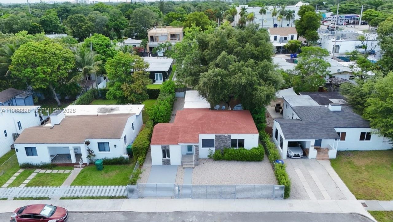 231 NW 44th St, Miami, FL 33127 Photo