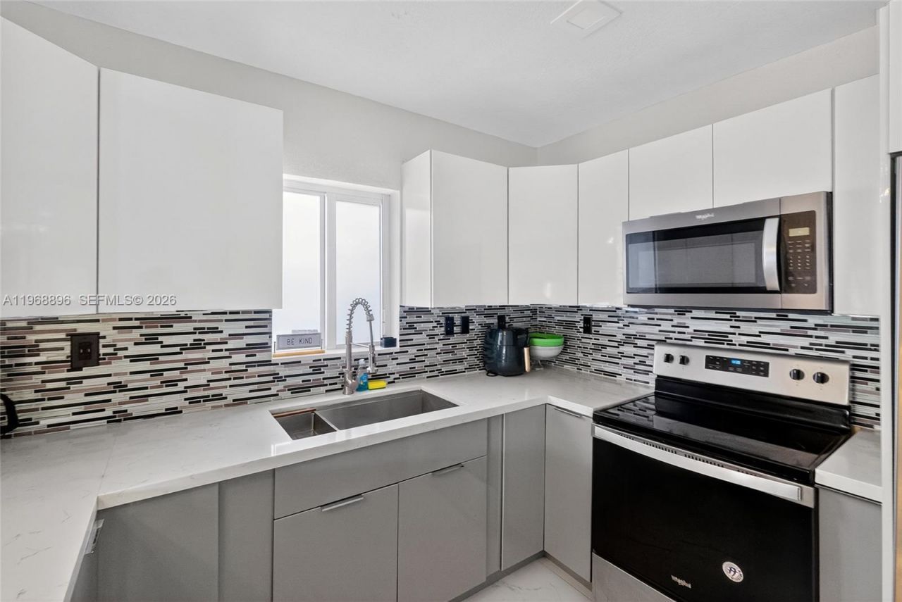 231 NW 44th St , Miami, FL 33127 Photo