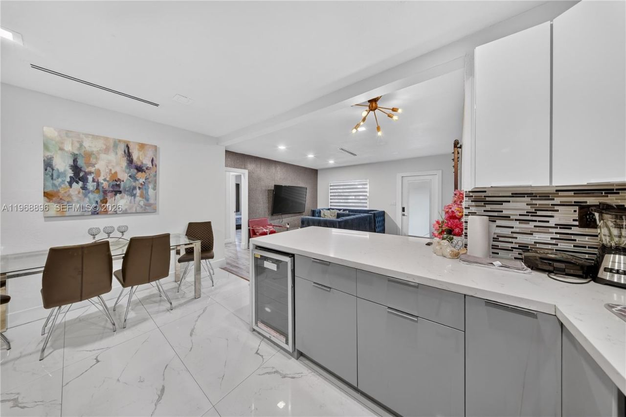 231 NW 44th St, Miami, FL 33127 Photo