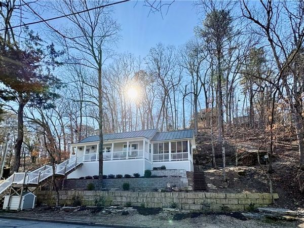 320 Spring Street, Eureka Springs, AR 72632