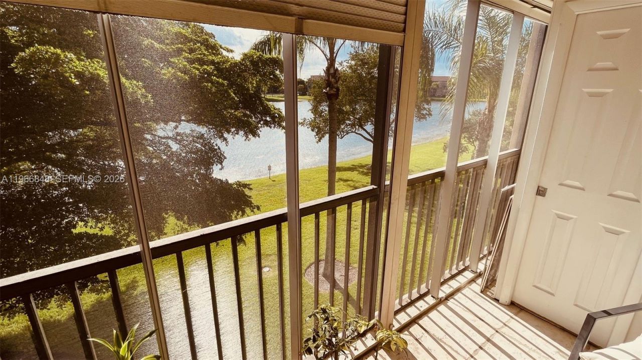 950 SW 138th Ave, Unit 314B, Pembroke Pines, FL 33027 Photo