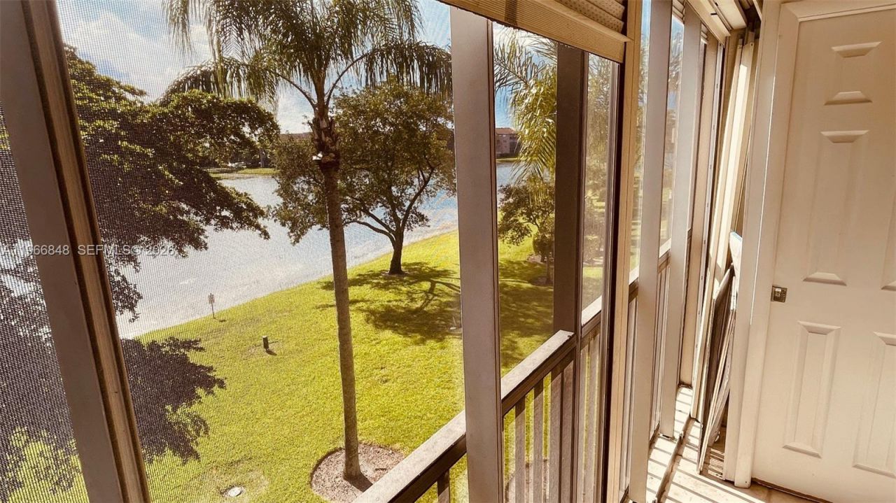 950 SW 138th Ave, Unit 314B, Pembroke Pines, FL 33027 Photo