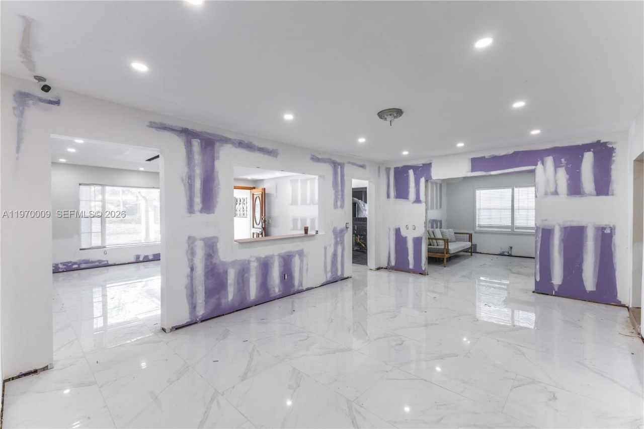 4555 Alton Rd , Miami Beach, FL 33140 Photo