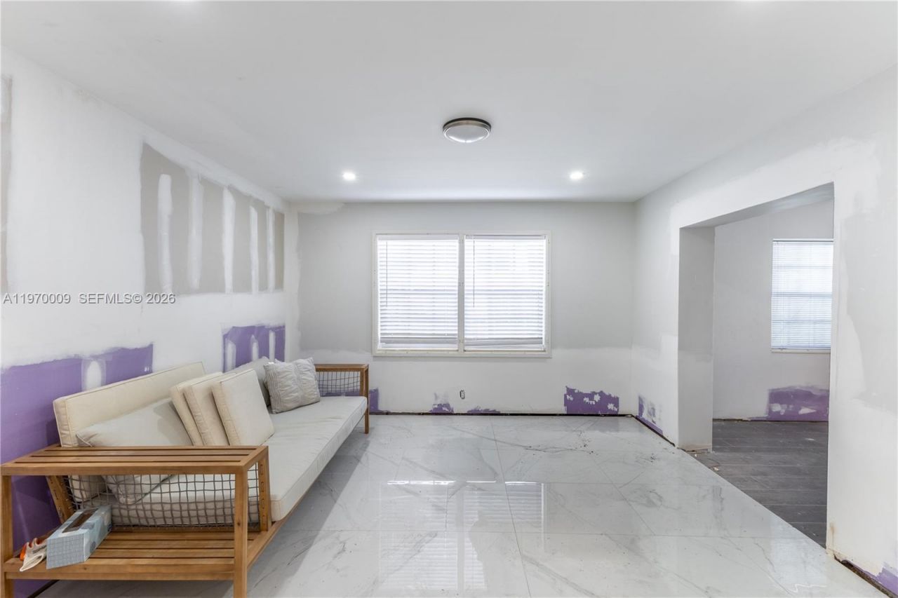 4555 Alton Rd , Miami Beach, FL 33140 Photo