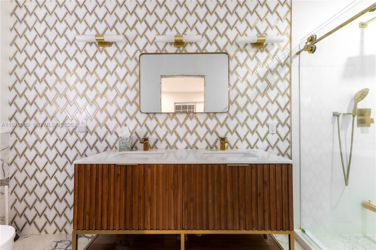 4555 Alton Rd , Miami Beach, FL 33140 Photo