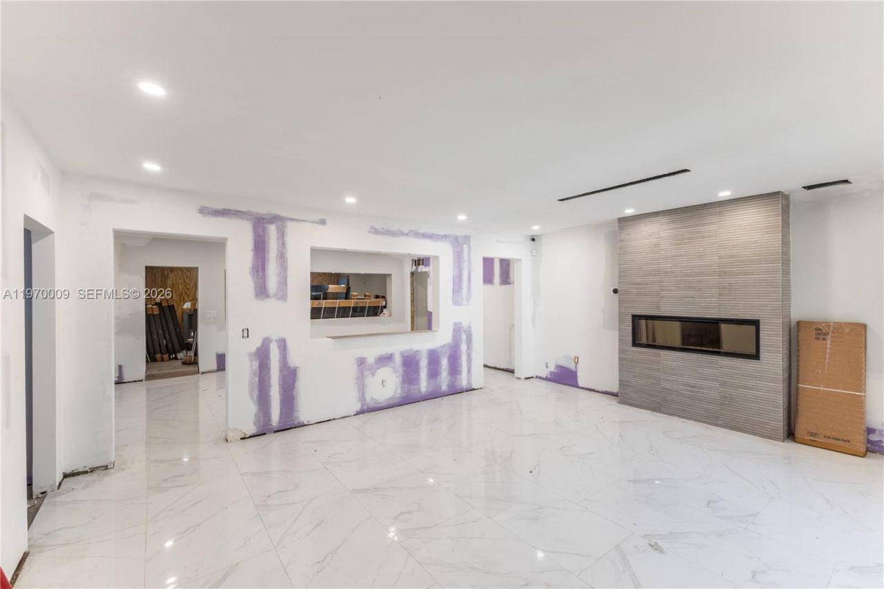 4555 Alton Rd , Miami Beach, FL 33140 Photo