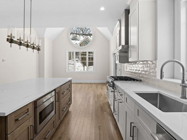 17 Courtyard Place, Unit 17, Reading, MA 01867