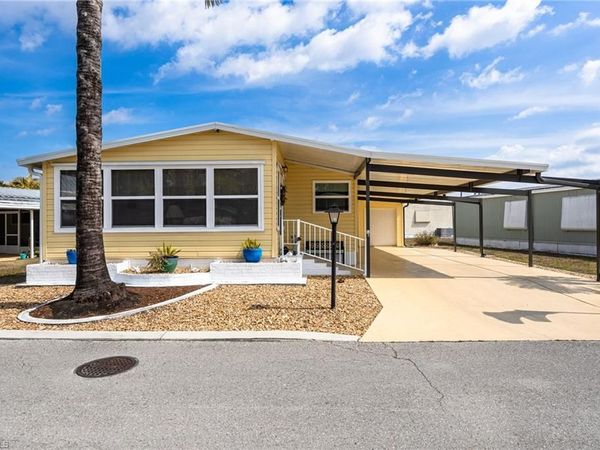 447 Snead DR, NORTH FORT MYERS, FL 33903