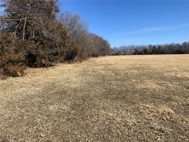 E 315th Street, Garden City, MO 64747