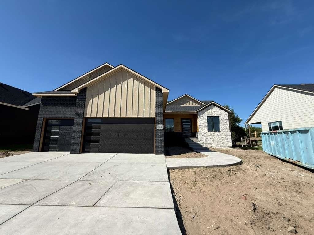 3014 E Sunflower Dr, Derby, KS 67037 Main Photo