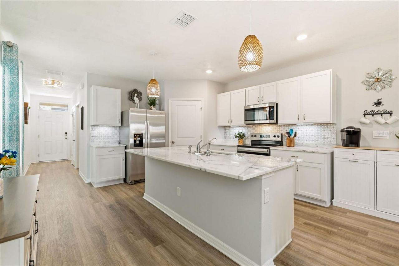 3387 Hilltop Circle, Bradenton, FL 34211 Photo