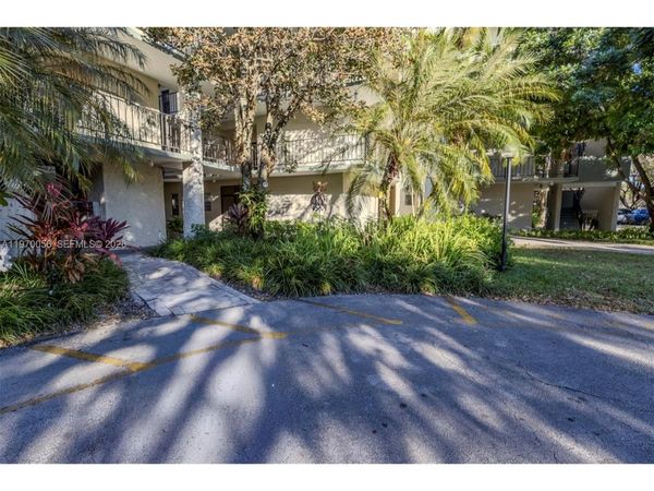 8931 N New River Canal Rd, Unit 1E, Plantation, FL 33324