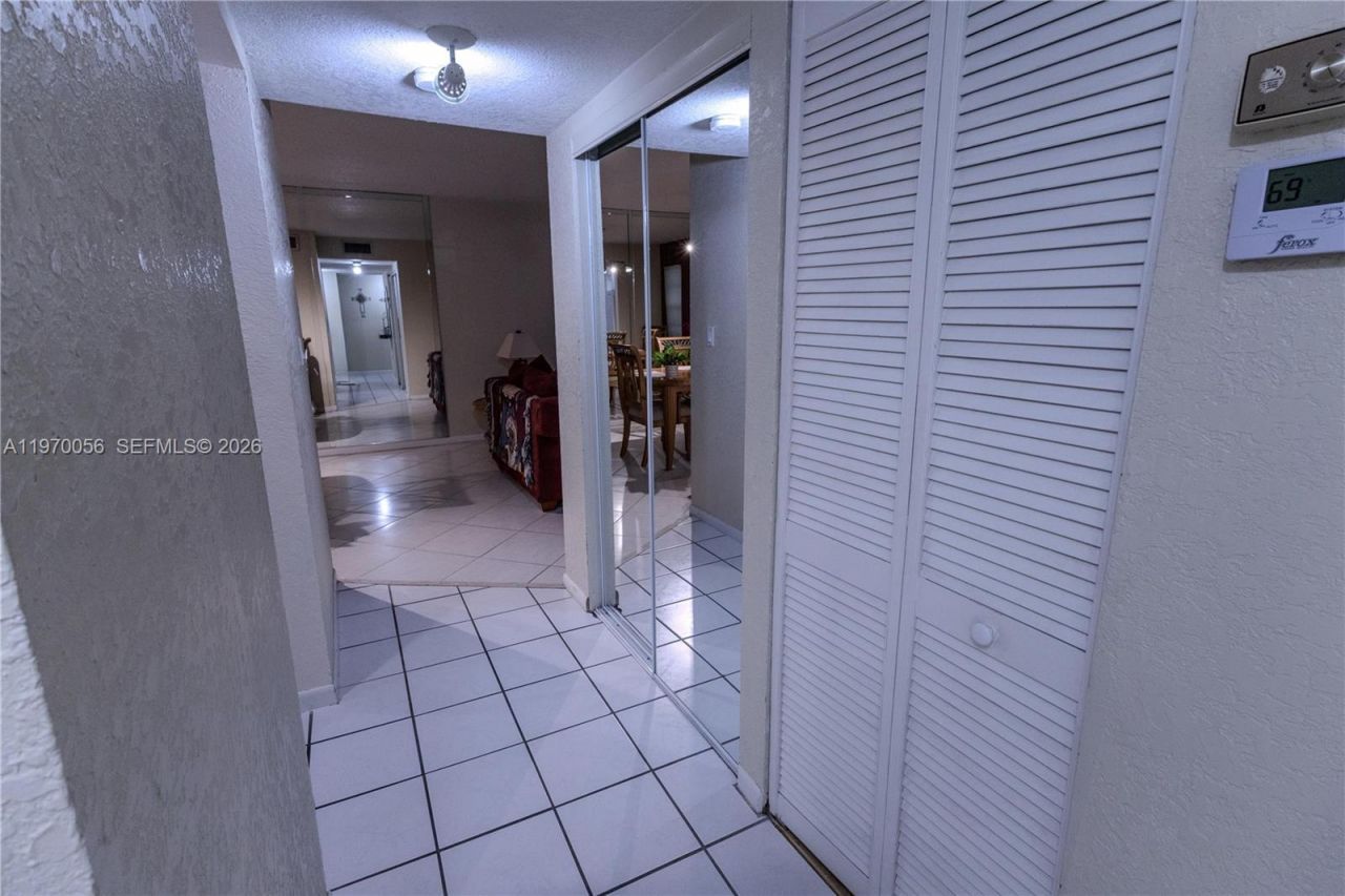 8931 N New River Canal Rd, Unit 1E, Plantation, FL 33324 Photo