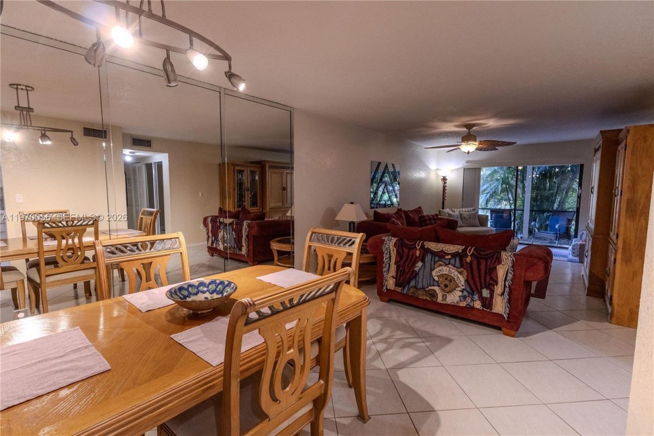 8931 N New River Canal Rd, Unit 1E, Plantation, FL 33324 Photo