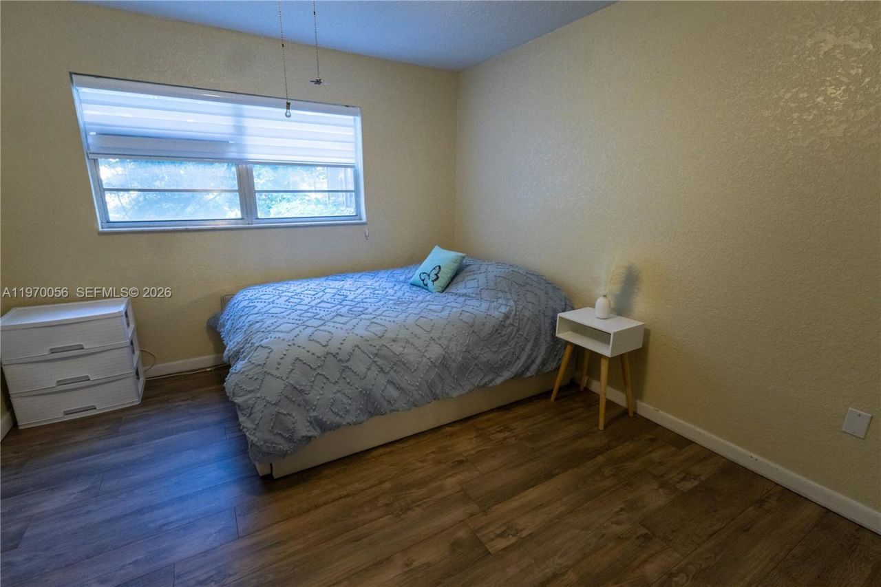 8931 N New River Canal Rd, Unit 1E, Plantation, FL 33324 Photo