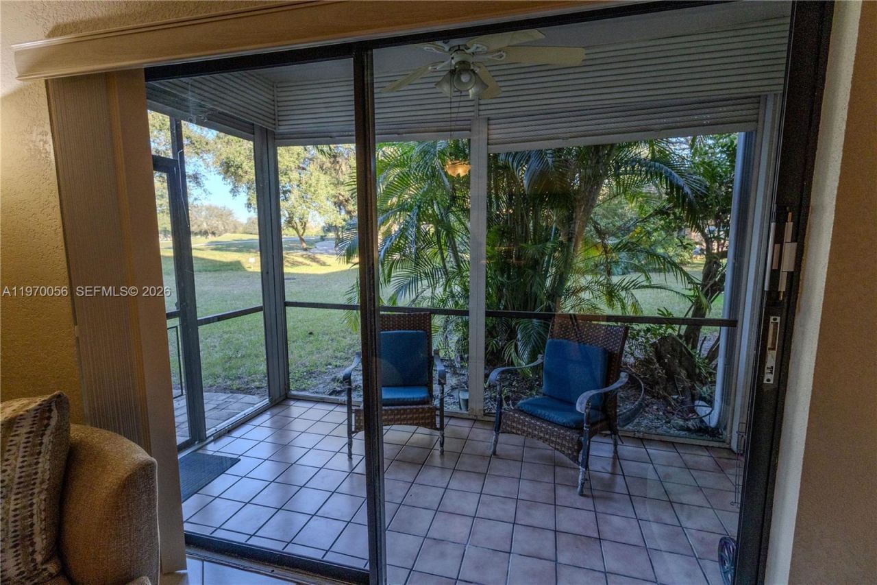 8931 N New River Canal Rd, Unit 1E, Plantation, FL 33324 Photo