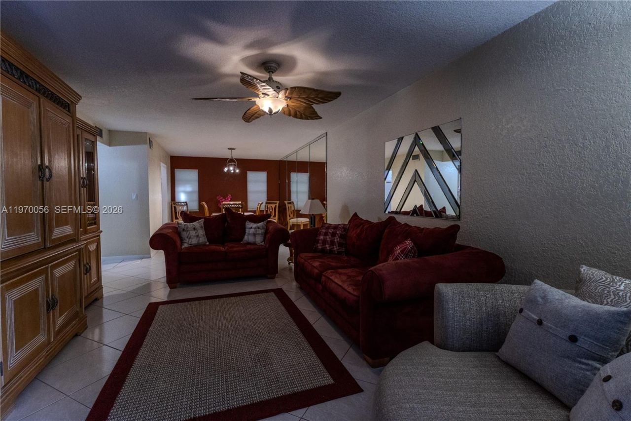 8931 N New River Canal Rd, Unit 1E, Plantation, FL 33324 Photo