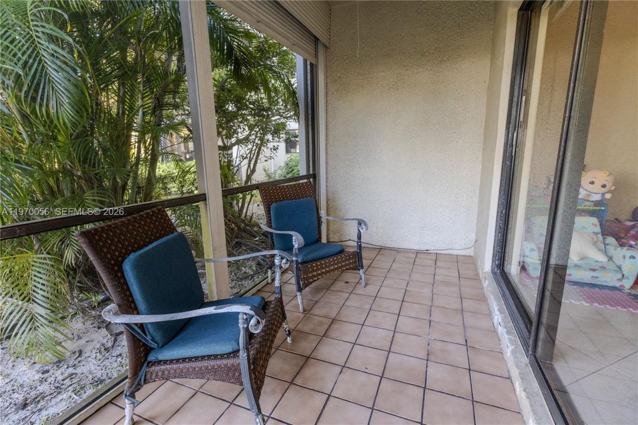 8931 N New River Canal Rd, Unit 1E, Plantation, FL 33324 Photo