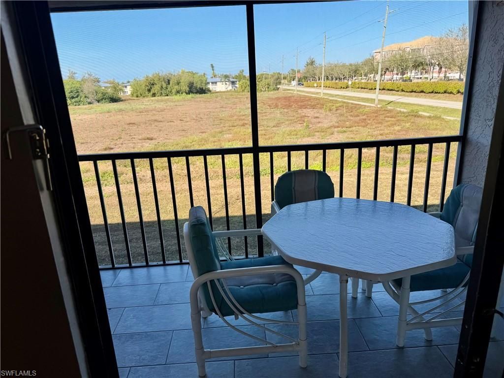 16381 Dublin Cir, Unit 204, Fort Myers, FL 33908 Photo