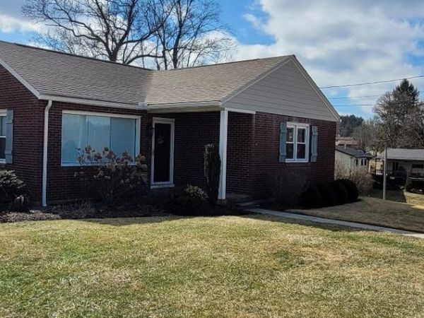 586 STERLING DR., Sarver, PA 16055