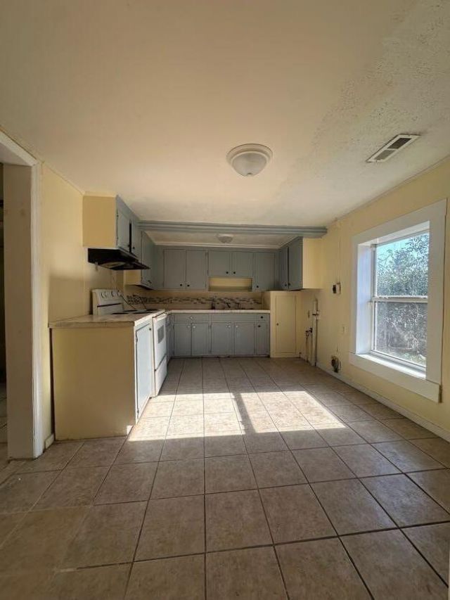 1850 Meeting Street  Photo 12