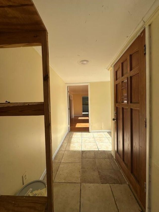 1850 Meeting Street  Photo 5